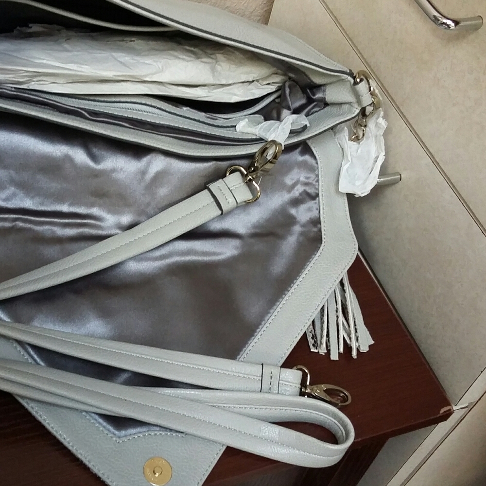 Queen Collection Purse - Picture 3 of 3
